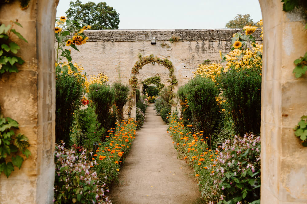 Vue des jardins du château de Canon