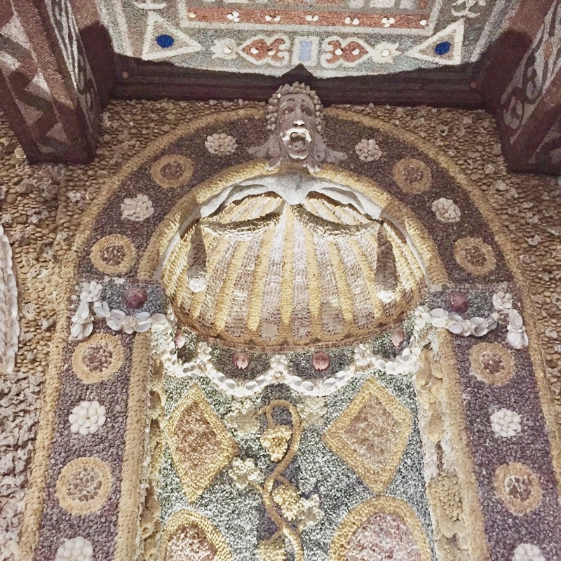 Château de la Bâtie d'Urfé et grotte de rocailles