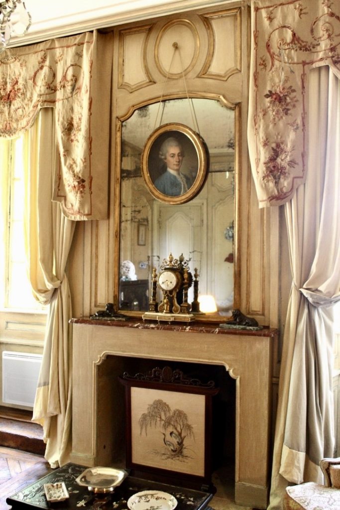 Les intérieurs du château de Lacypierre en Périgord