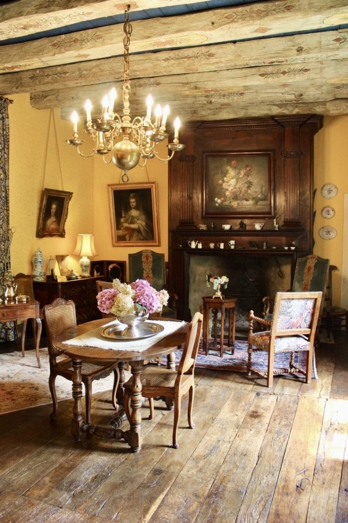 Les intérieurs du château de Lacypierre en Périgord