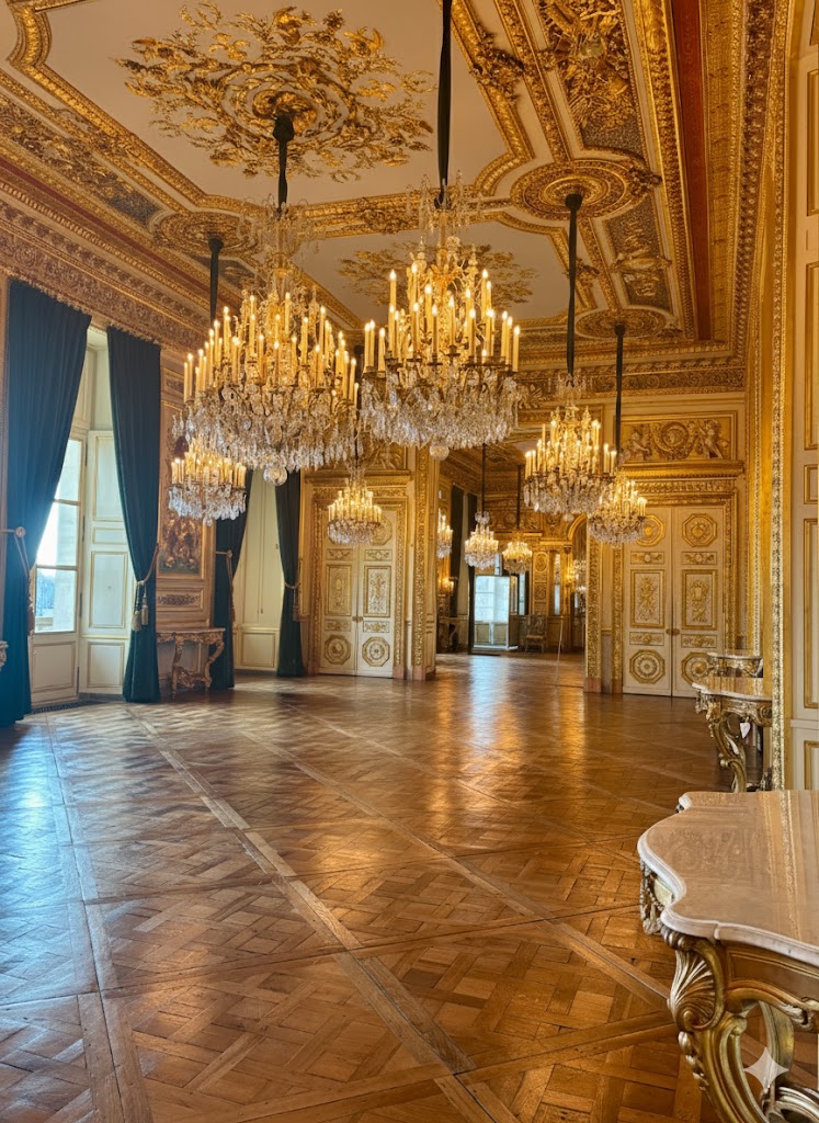 Les salons d'apparat de l'Hôtel de la Marine à Paris