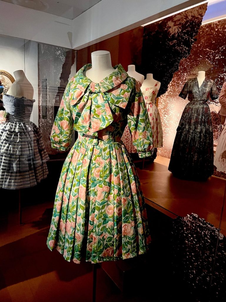 Exposition de la maison de Christian Dior en Normandie