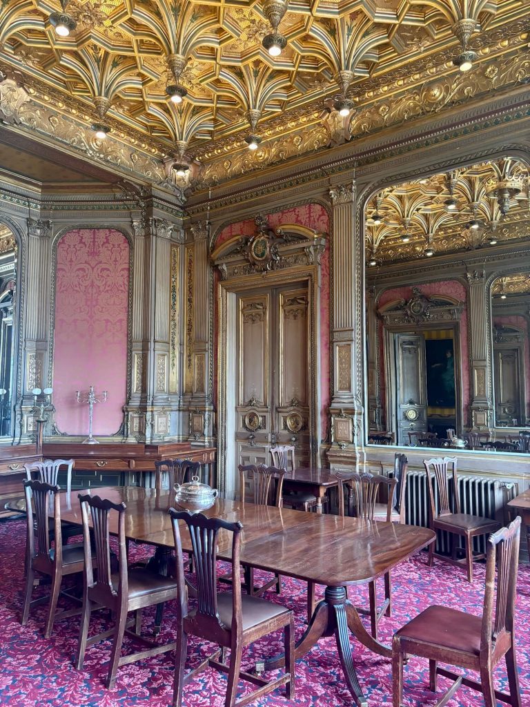 La chambre de l'Hôtel de la Païva à Paris