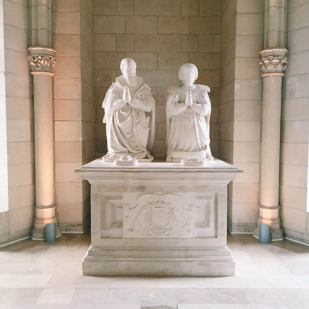 Tombeau du Duc de Sully et de sa seconde épouse, Rachel de Cochefilet