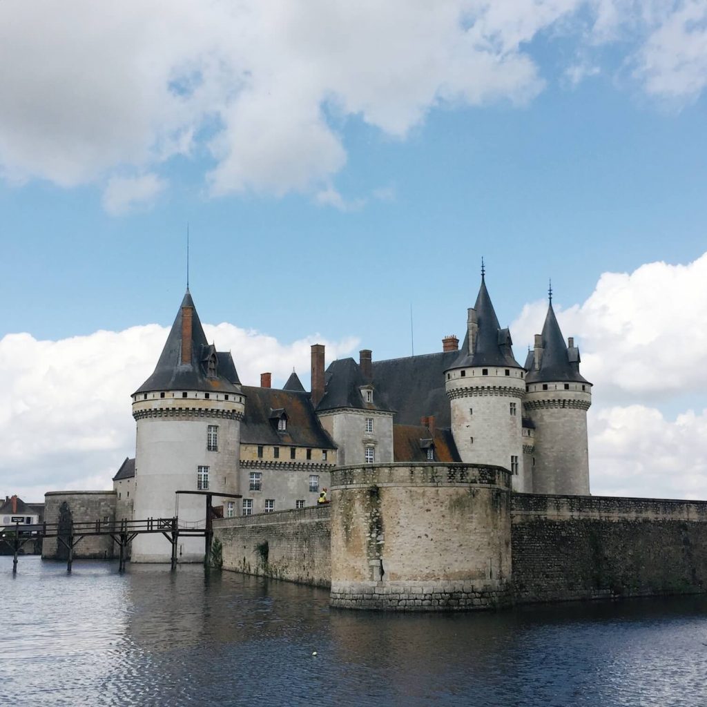 Le château de Sully-sur-Loire dans le Loiret