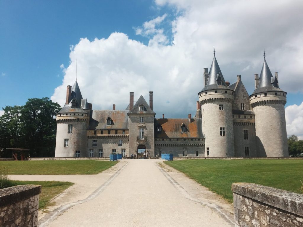 Le château de Sully-sur-Loire dans le Loiret