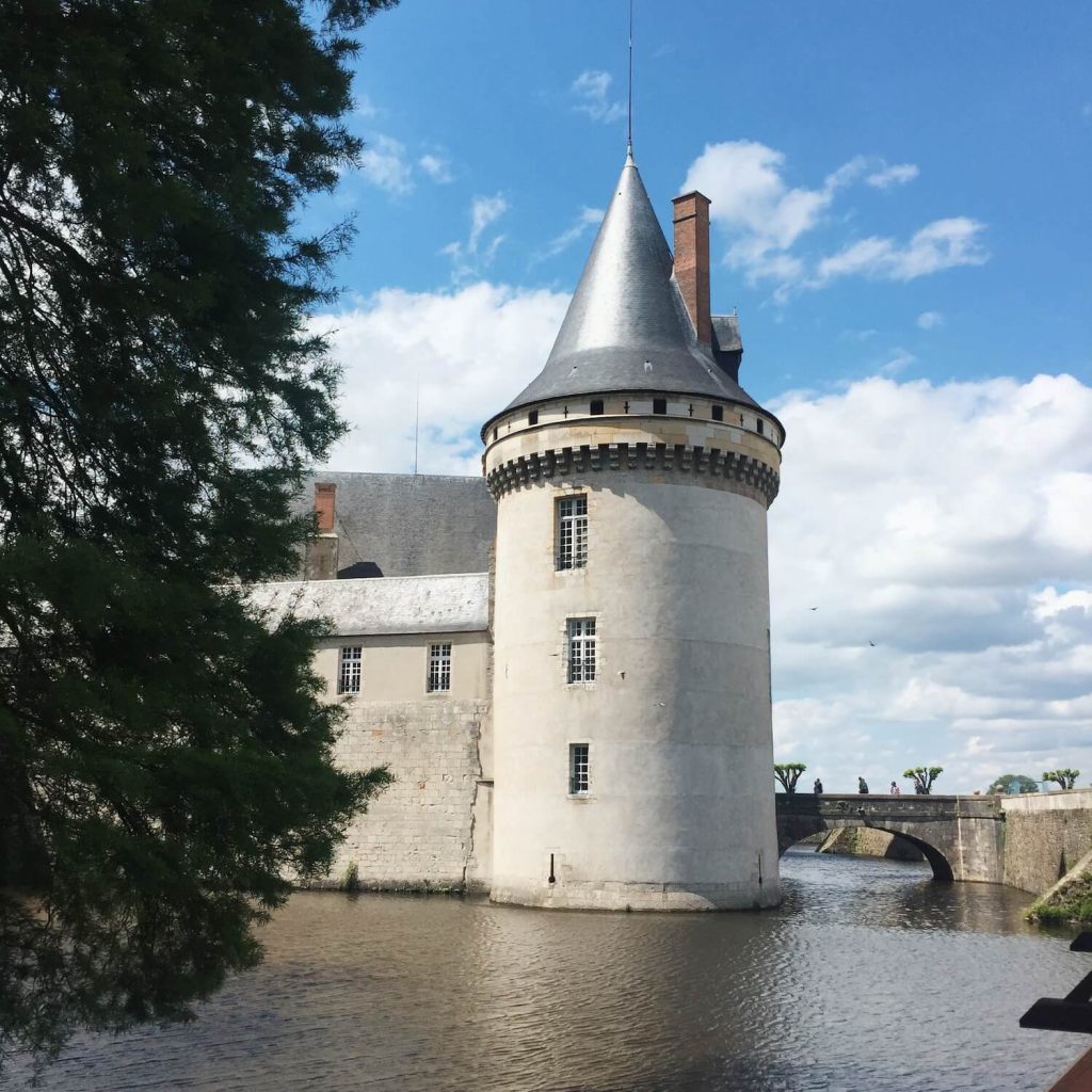 Le château de Sully-sur-Loire dans le Loiret