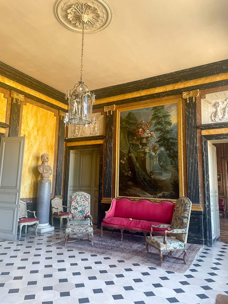 L'entrée du château de Bouges