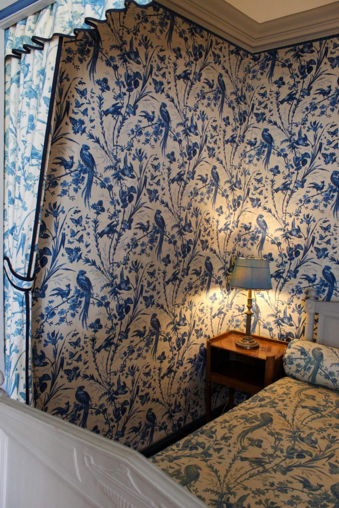 Papier peint au château de Bouges