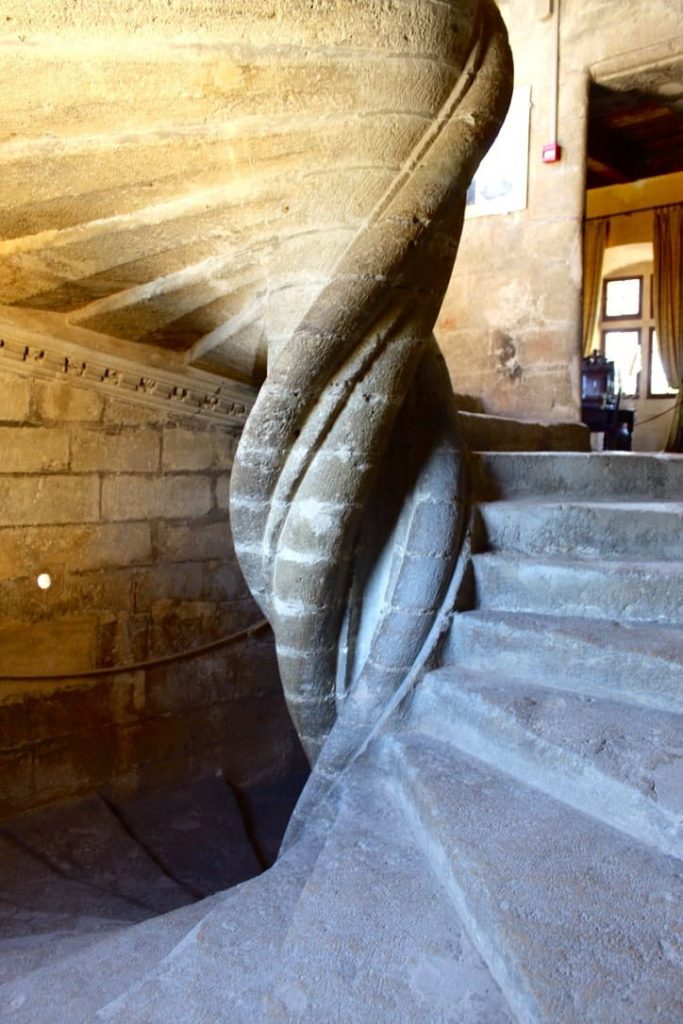 L'escalier du château de Lourmarin