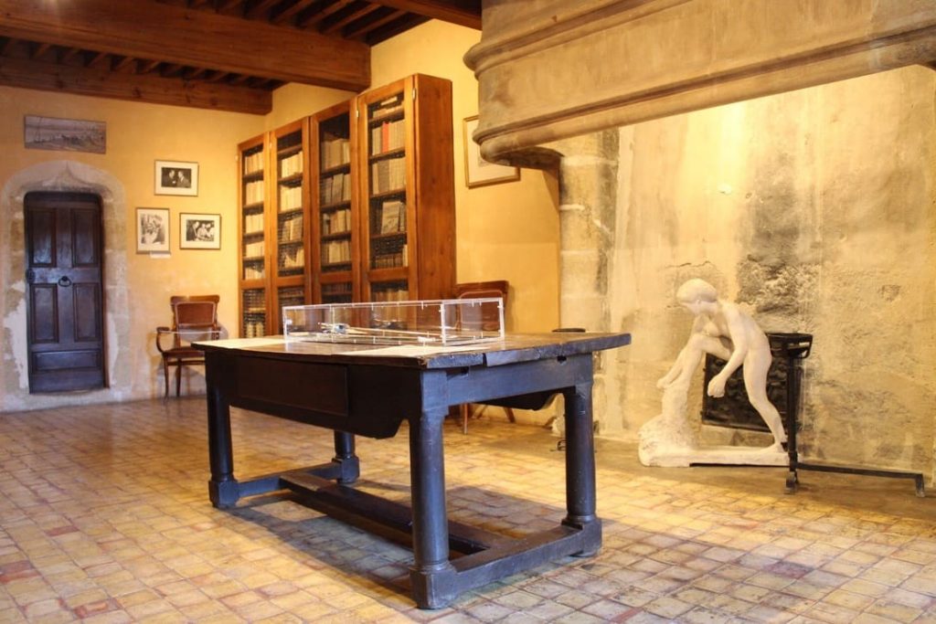 La bibliothèque du château de Lourmarin