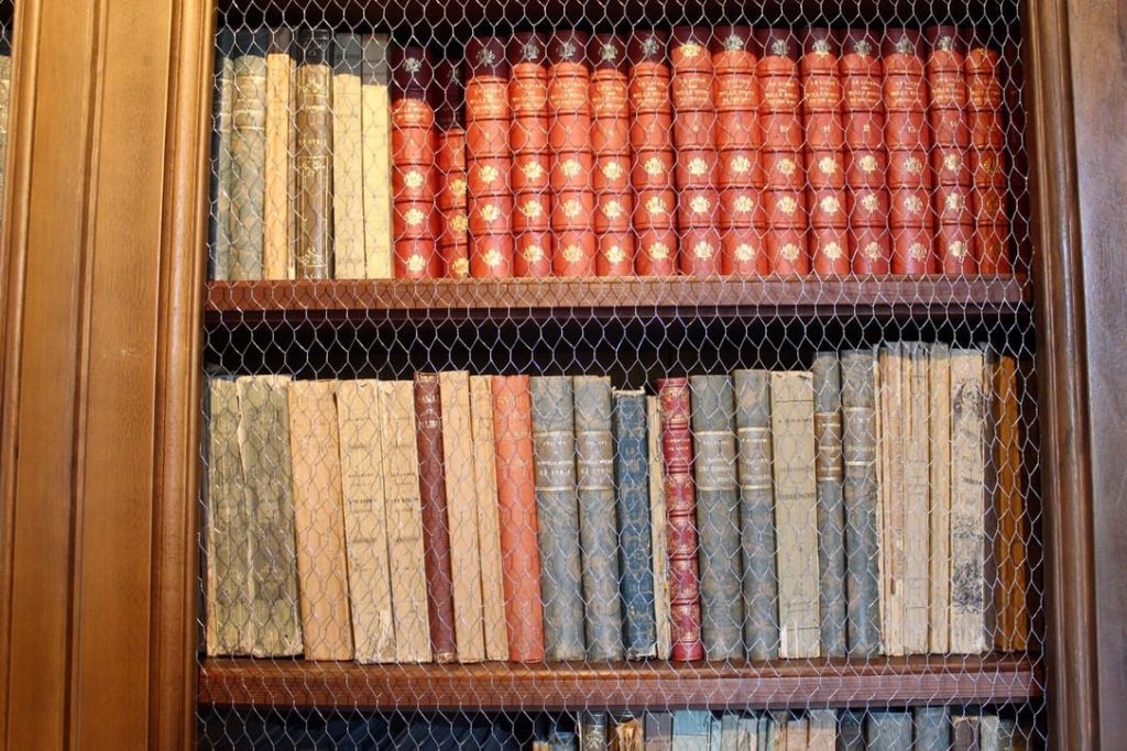 La bibliothèque du château de Lourmarin