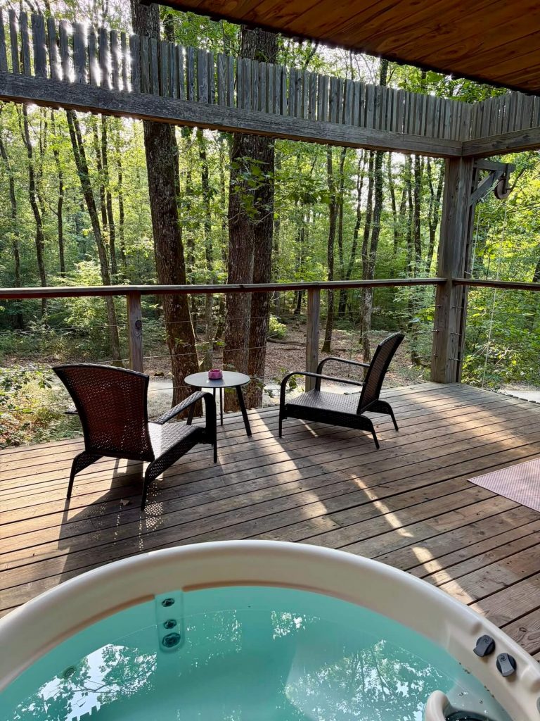 Le jacuzzi dans la lodge Trianon
