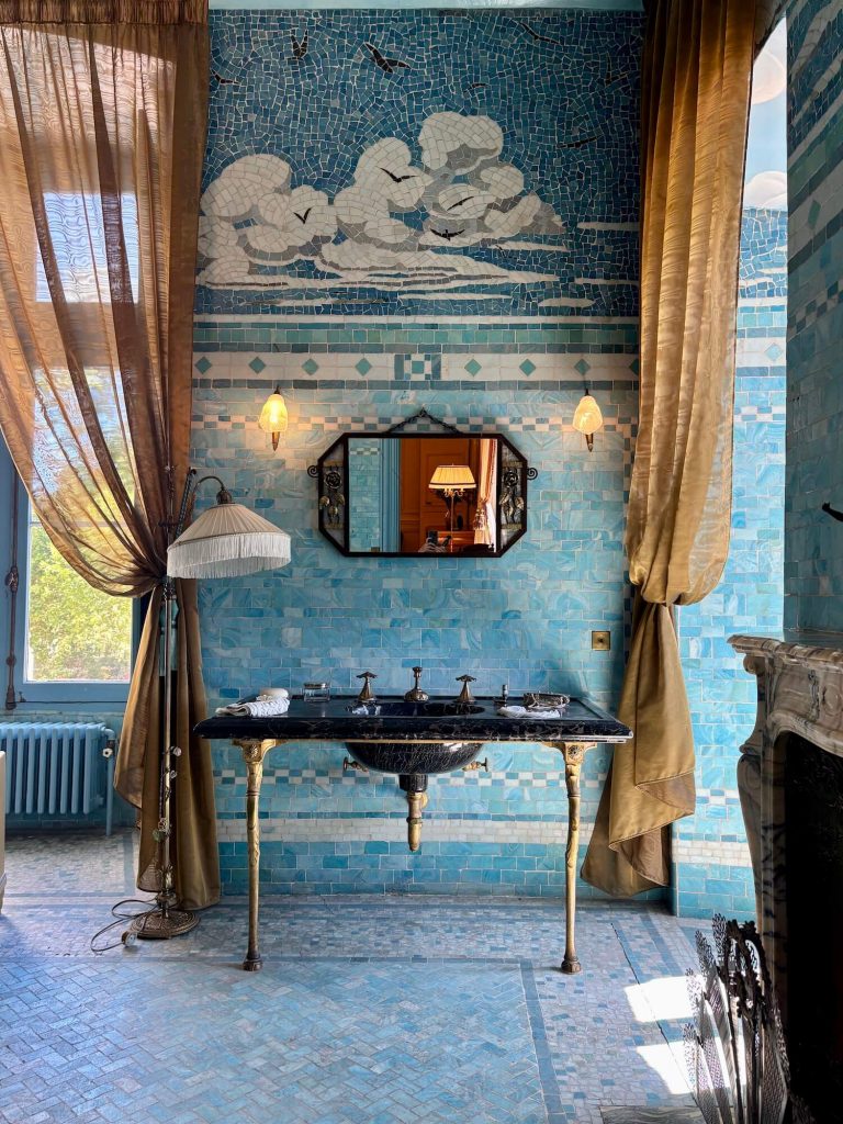 Salle de bain Art Déco au château de Candé
