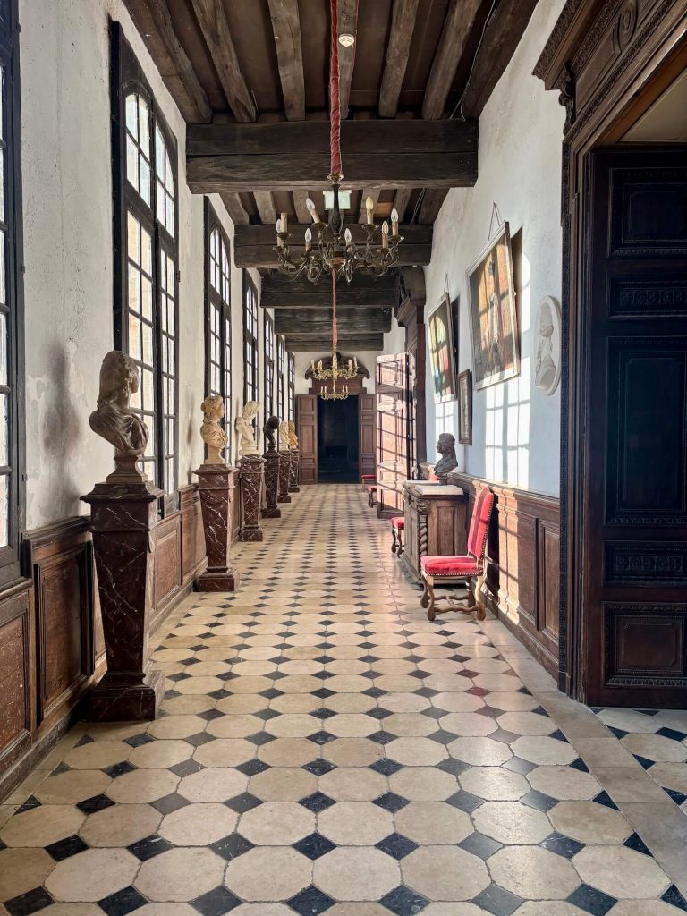 Le couloir du rez-de-chaussée