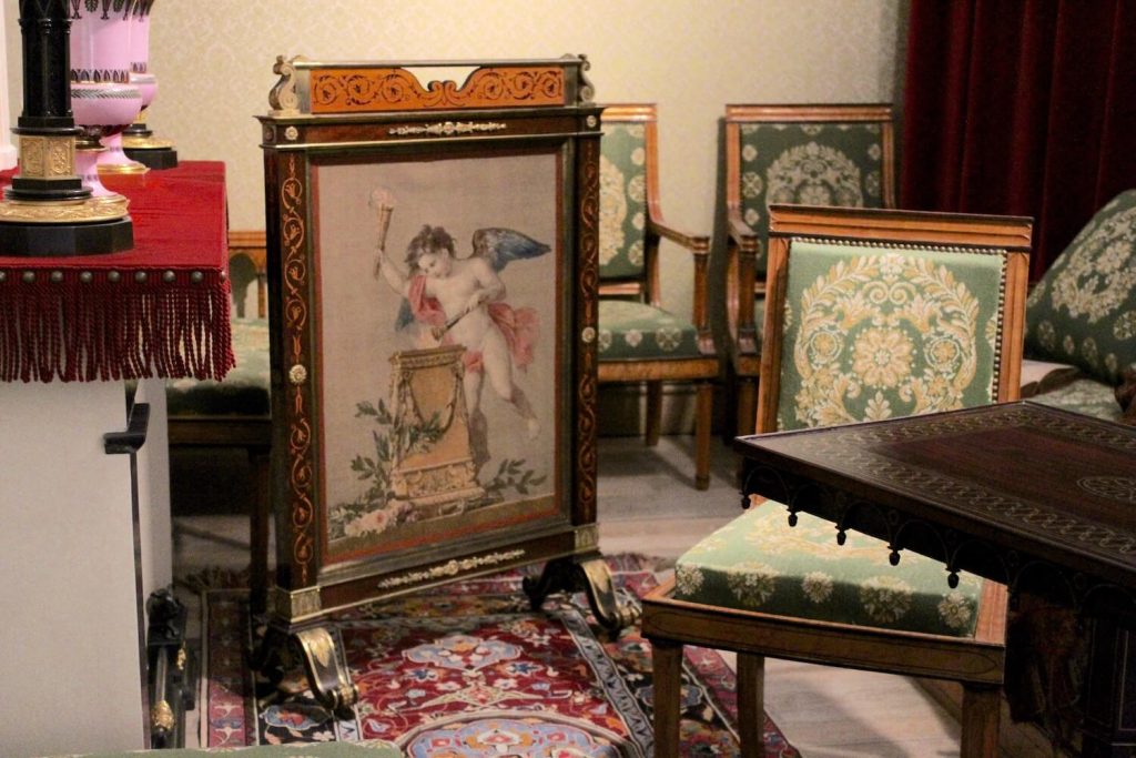Détails sur le mobilier du château de Saché